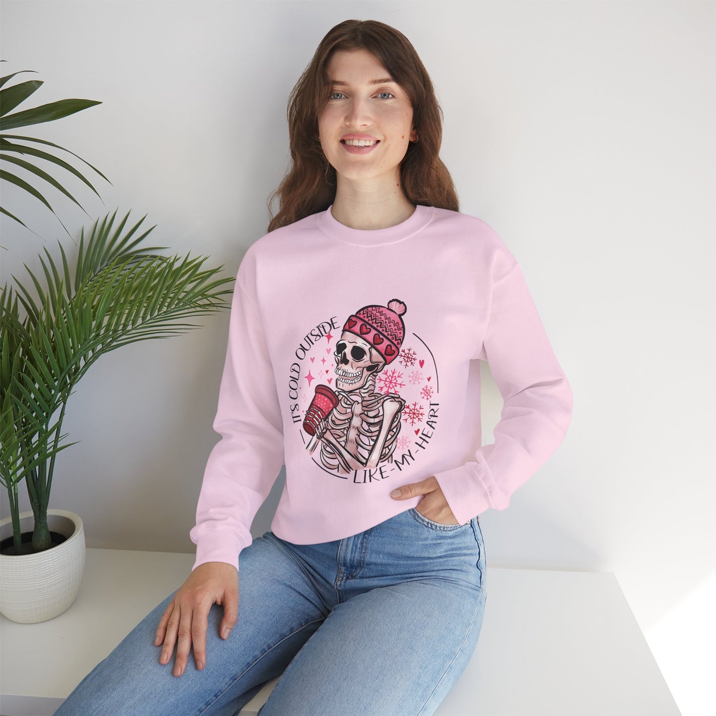 It's cold outside like my heart - Heavy Blend™ Crewneck Sweatshirt