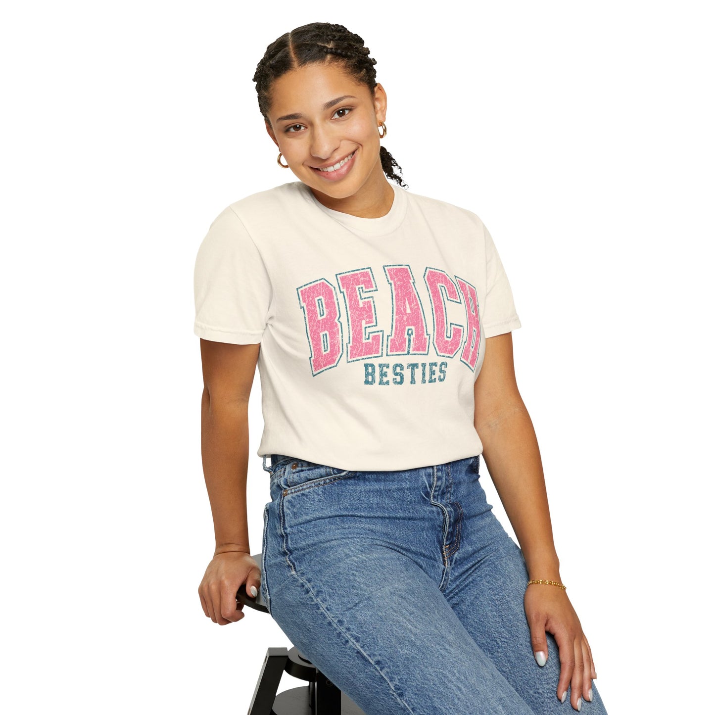 Beach Besties T-Shirt – Retro Pink Collegiate Summer Tee