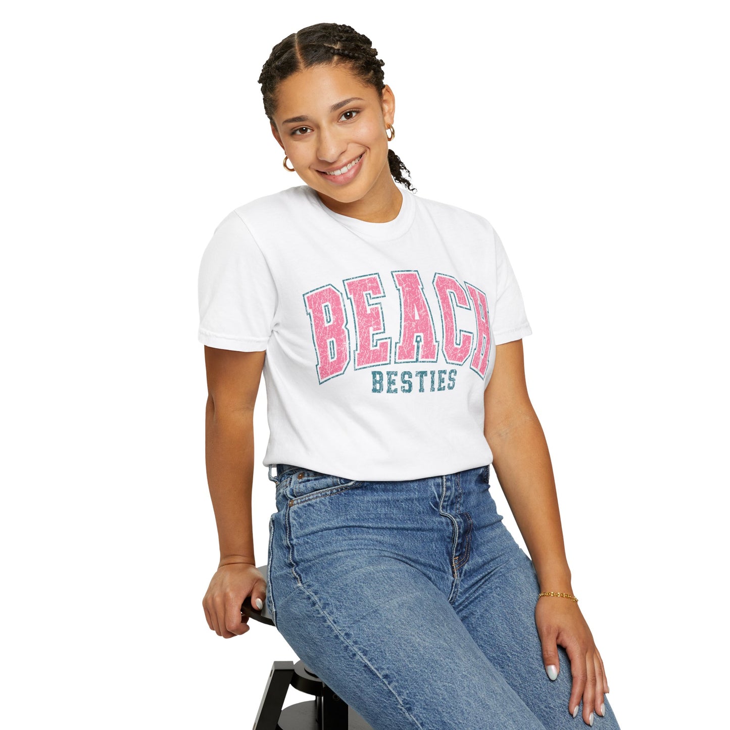 Beach Besties T-Shirt – Retro Pink Collegiate Summer Tee