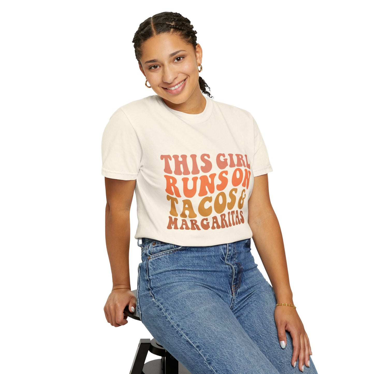 This girl runs on tacos - Jersey Short Sleeve T-Shirt