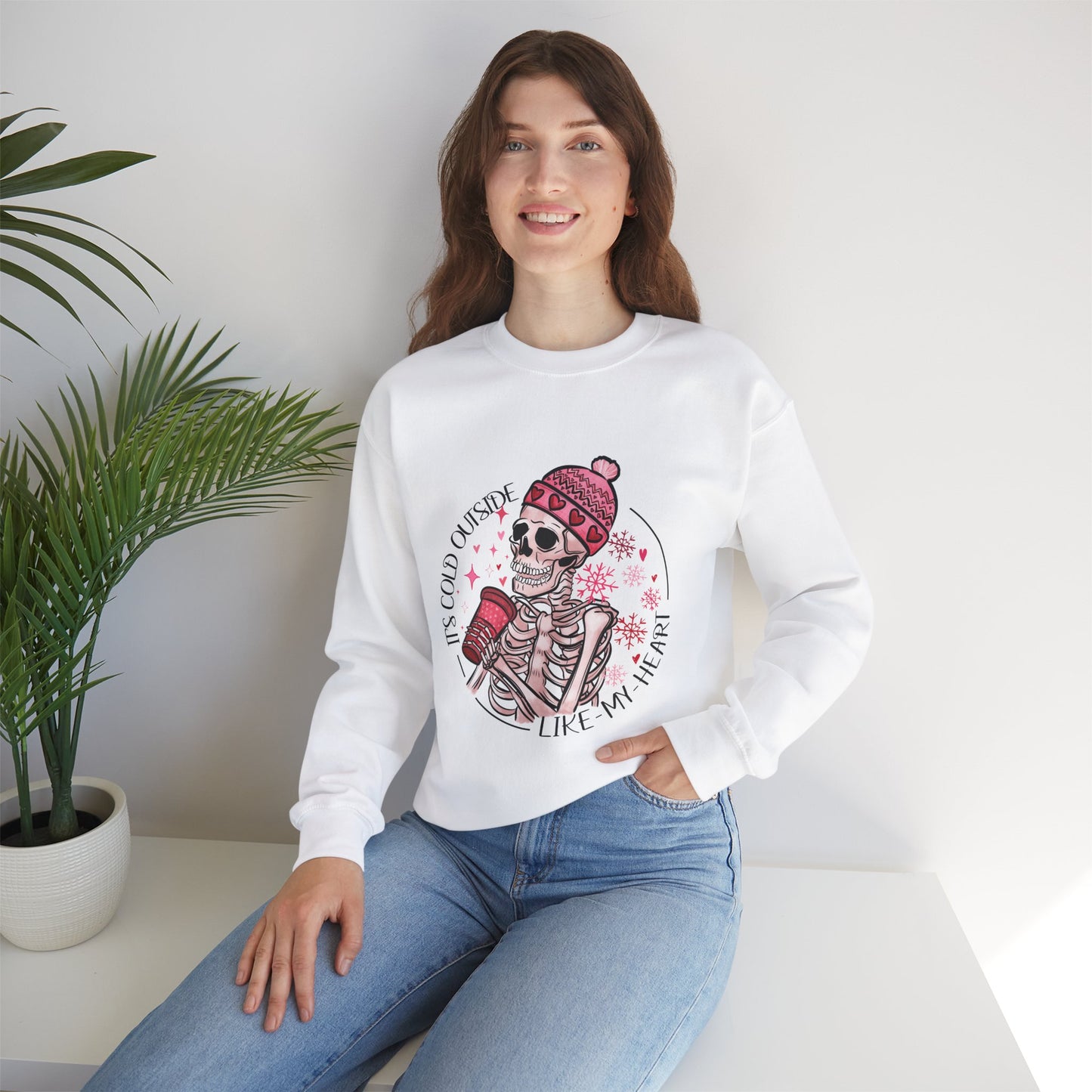 It's cold outside like my heart - Heavy Blend™ Crewneck Sweatshirt